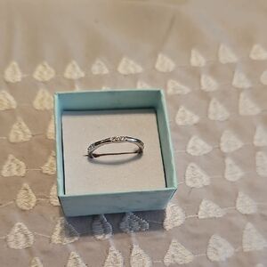 Elegant 925 Sterling Silver Women's Ring Sz 6